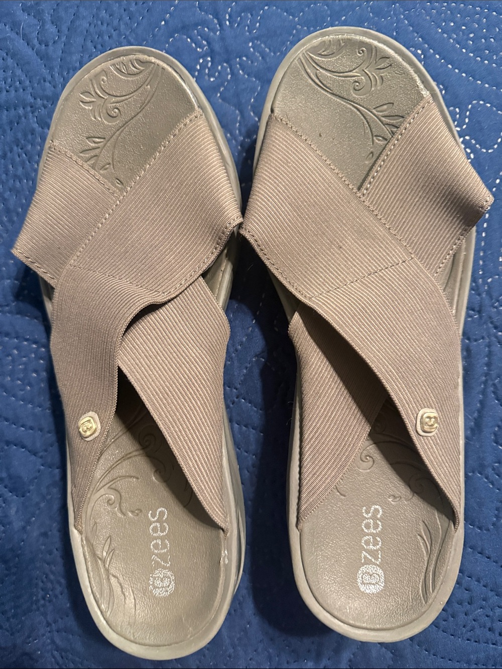 Bzees Women's Taupe Crisscross Slip-On Sandals
